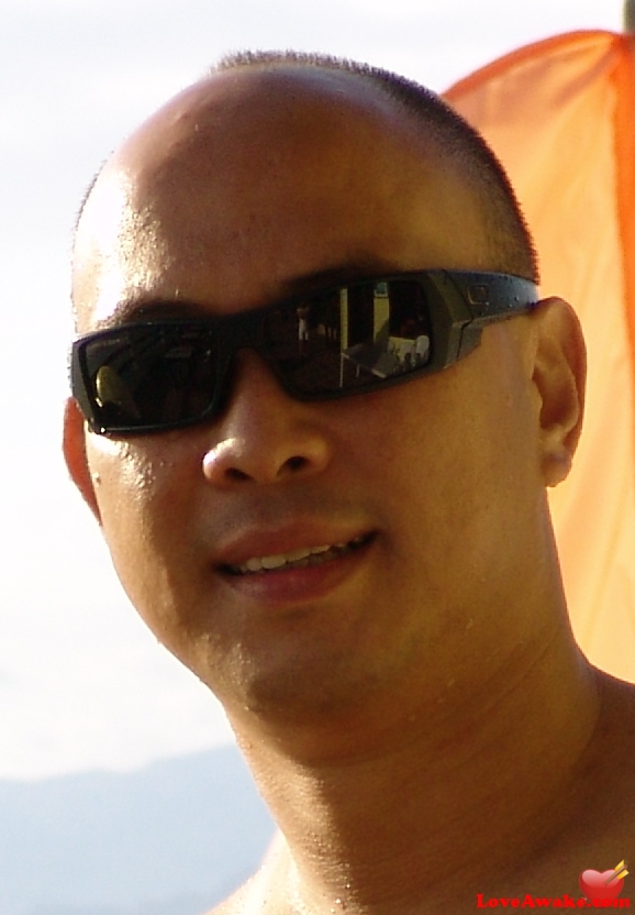 htechchip Filipina Man from Cebu