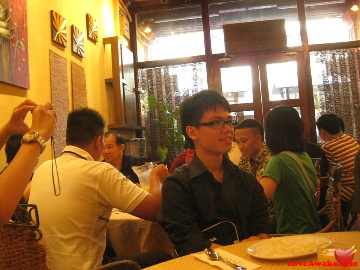 qingwei Singapore Man from Singapore