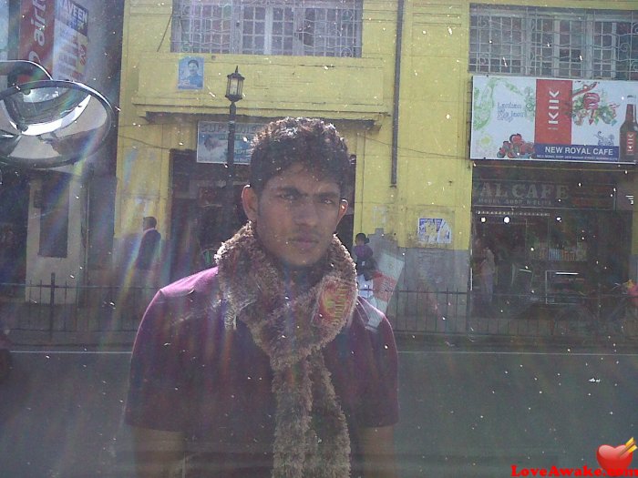 Nifroshniro Sri Lankan Man from Kuliyapitiya