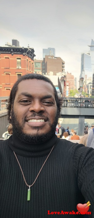 Dee-5 American Man from Orlando