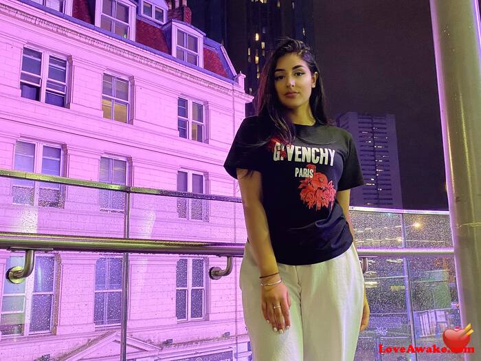 anayaindian UK Woman from North Harrow