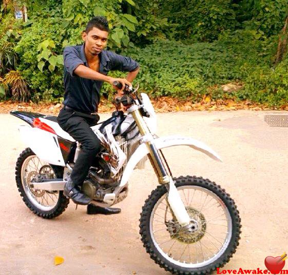 izela Sri Lankan Man from Matara