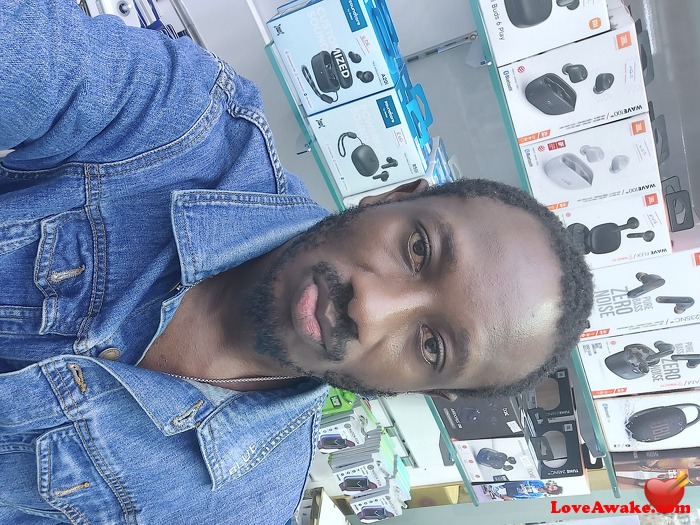 Walum UAE Man from Dubai
