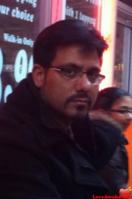 humrit Canadian Man from Mississauga