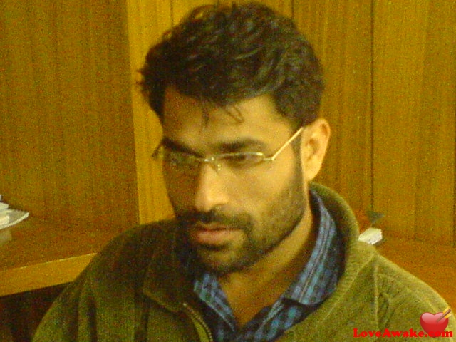 sdmghl Pakistani Man from Lahore