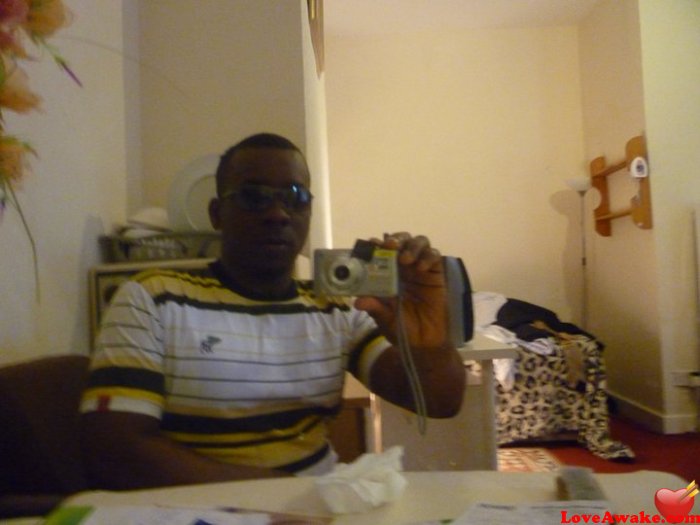 Looking4lovexxx UK Man from London