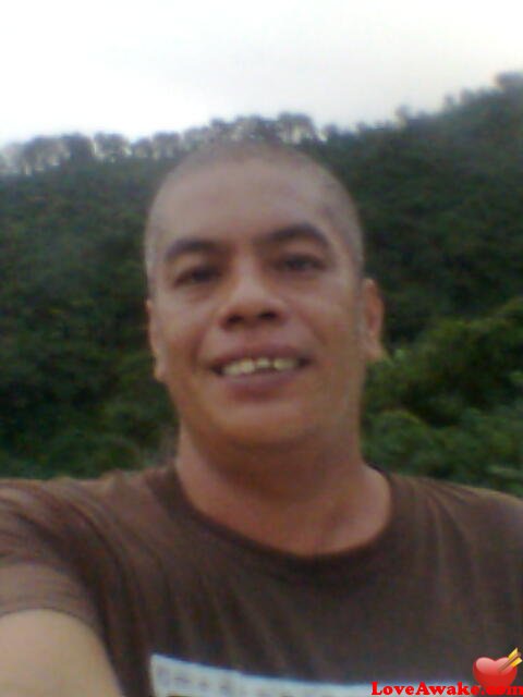 Gatevalve Filipina Man from Calamba