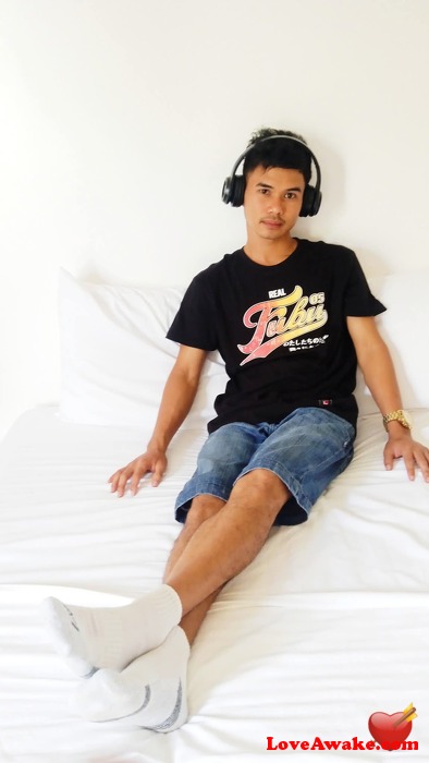 Avic3 Filipina Man from Cebu