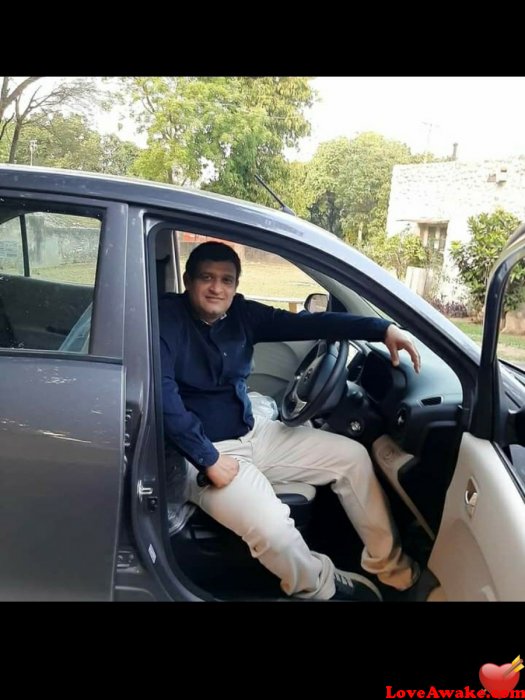 ms2523977 Indian Man from Chandigarh