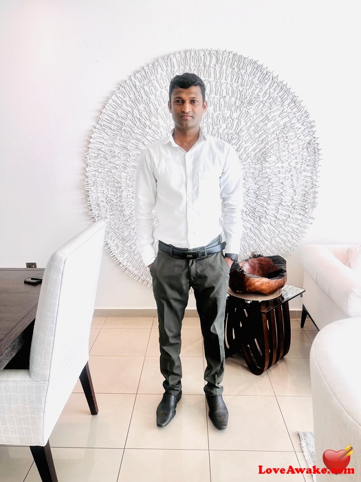 0569407105 Indian Man from New Delhi