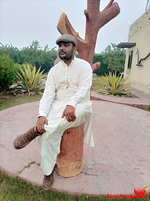 Behzaadkhan Pakistani Man from Mirpur Khas (= Sindhri)