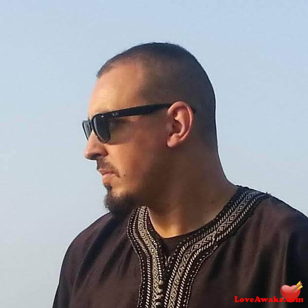 Kam16 Algerian Man from Alger (Algiers)