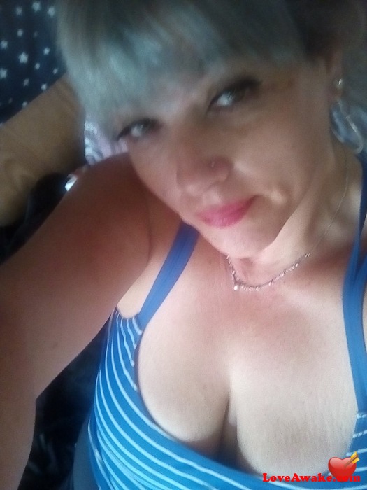 Rooxxbee American Woman from Belleville