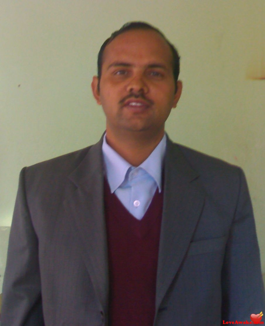 DG200 Nepali Man from Pokhara