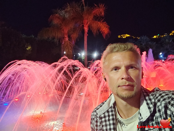 ANDERVOLKER Russian Man from Moscow