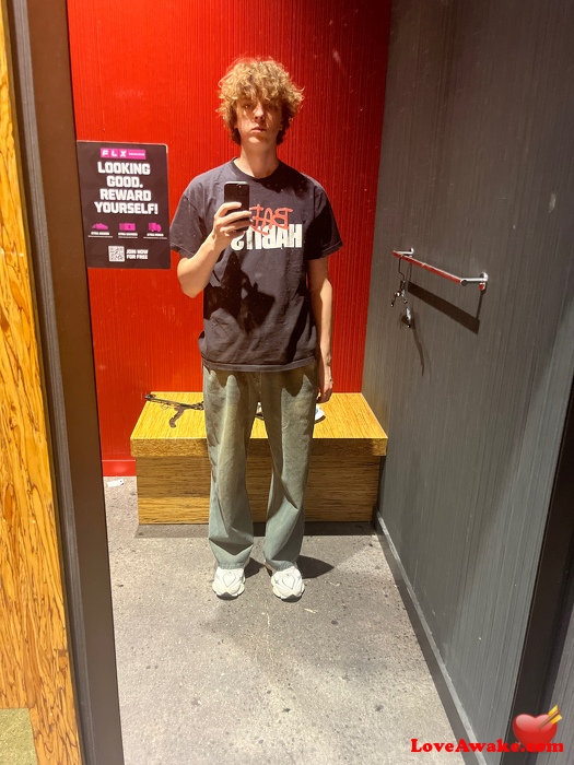 tyler69oi American Man from Boston