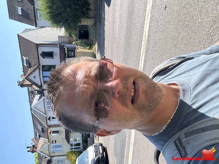 00Phil UK Man from Brighton