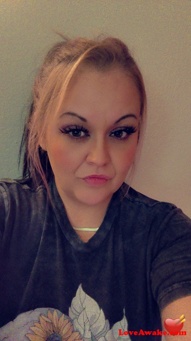 Katiegrneyes American Woman from Des Moines