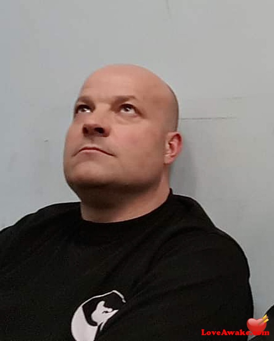 Denz1970 UK Man from Woking