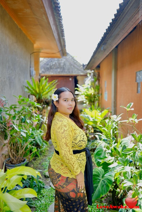 mowglii Indonesian Woman from Denpasar, Bali