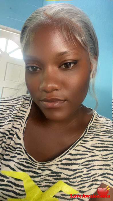 Mintyyymint Bahamian Woman from Nassau