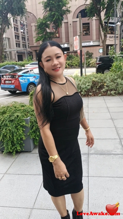 Aedna Singapore Woman from Chinatown