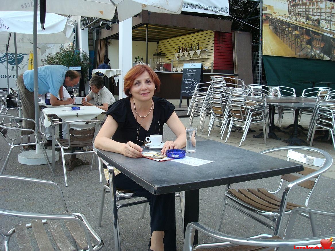 gabel Romanian Woman from Bucharest = Bucuresti