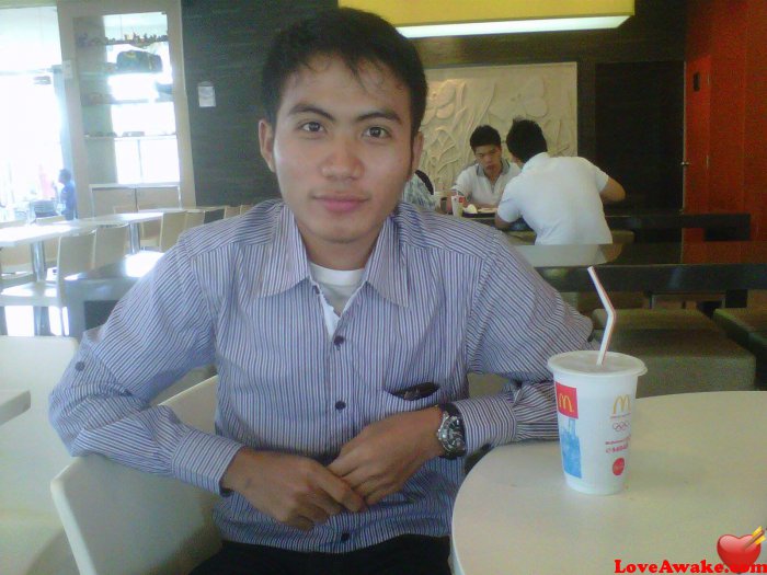 Hidayat01 Indonesian Man from Surabaya