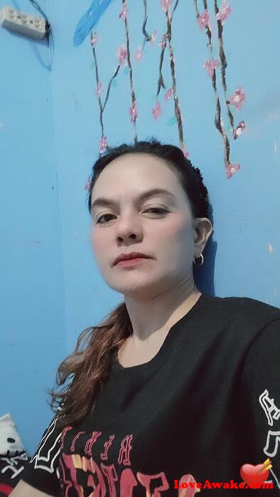 Charotlerio Filipina Woman from Batangas, Luzon