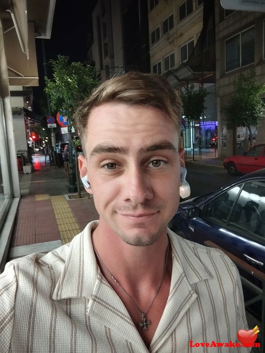 Harry19961 Romanian Man from Bucharest = Bucuresti