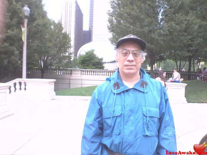 JohnnyDLT44 American Man from Chicago