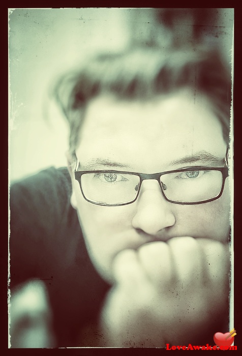 Lonelydad1488 UK Man from Esher