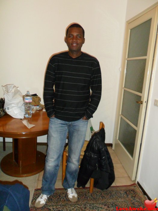 razz0082 Italian Man from Milan = Milano