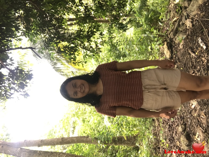 Pippye Filipina Woman from Cavite, Luzon