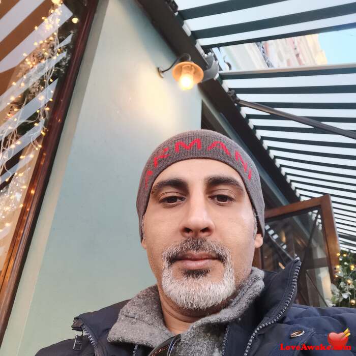 Ady76 Bahraini Man from Muharraq
