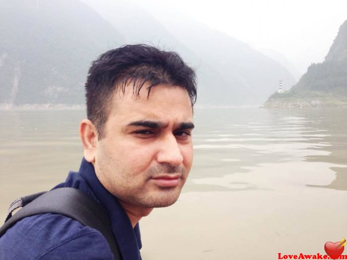 ZAFOF7 Pakistani Man from Lahore