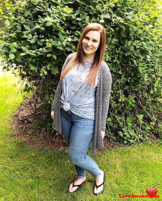 Justsmiles25 American Woman from Blades