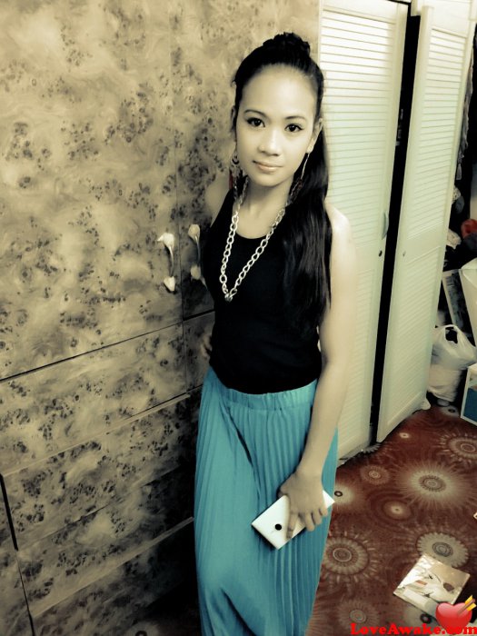 icah30 Filipina Woman from Manila