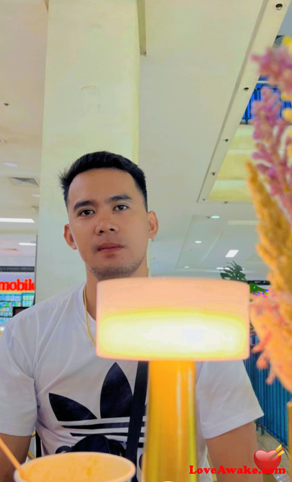 Kairo031122 Filipina Man from Natividad