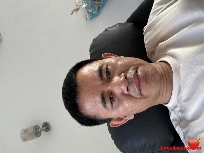 MPW001 Chinese Man from Shenzhen