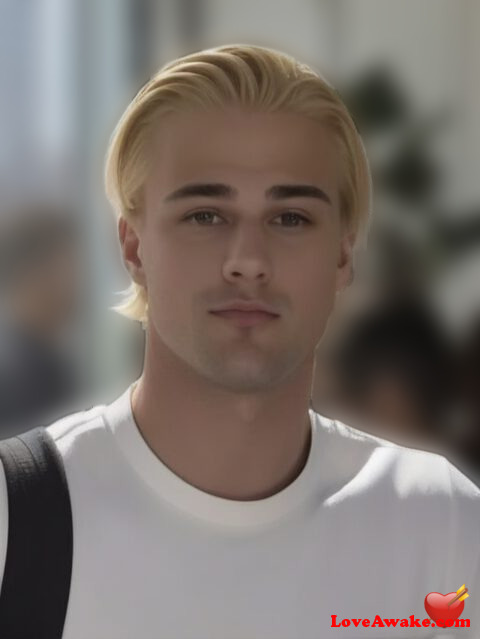 petitblond Singapore Man from Singapore
