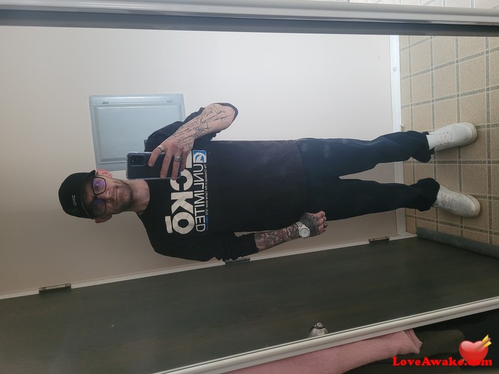 Massageluvtouch Canadian Man from Sylvan Lake
