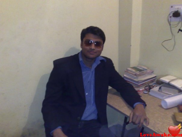 gary3 Indian Man from New Delhi