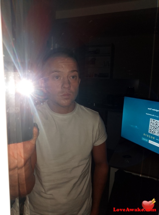 Charlie1534 UK Man from Thurrock