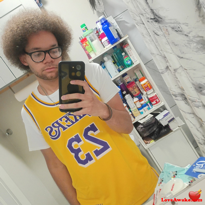ItsJay2002 American Man from Olathe
