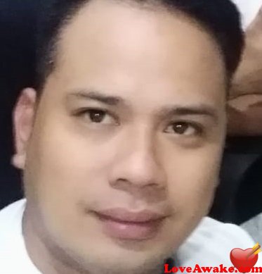 ararpacle Filipina Man from Cavite, Luzon