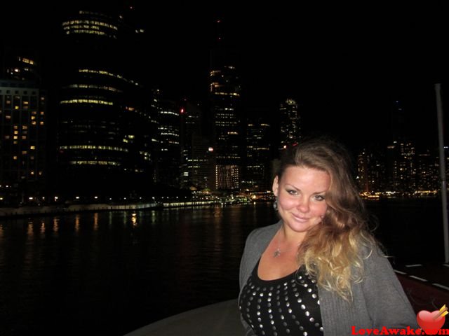 yanaQLD Australian Woman from Brisbane