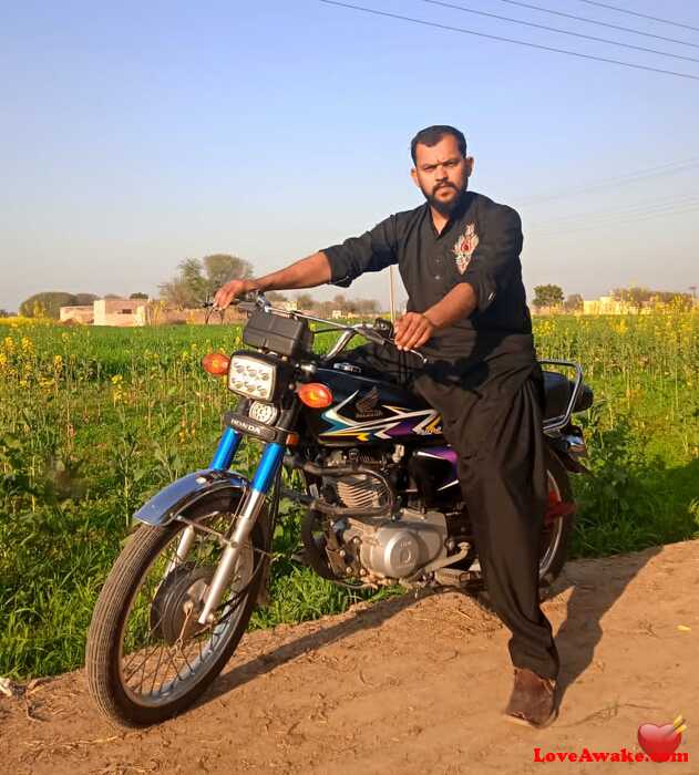 Sandho00 Pakistani Man from Vehari