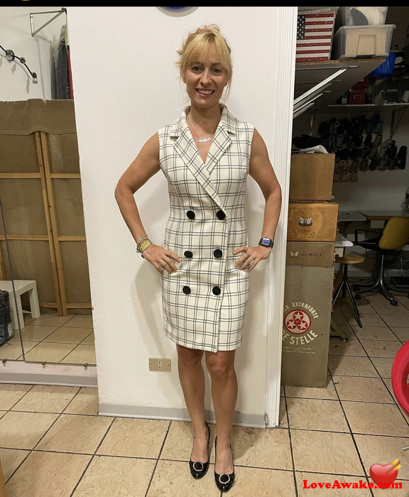 Loretta25 American Woman from Chicago