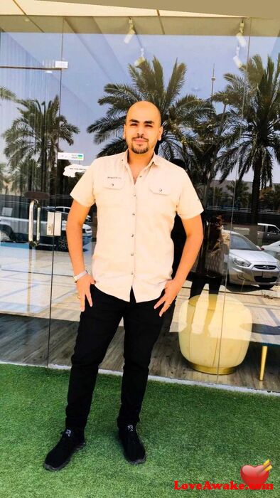 Kanada2025 Egyptian Man from 10th of Ramadan City